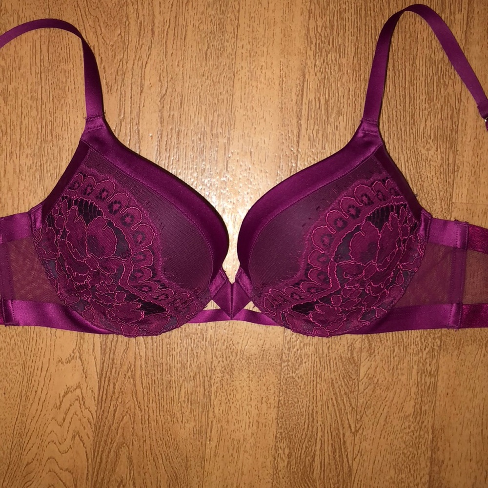 EUC Victoria’s Secret Very Sexy Push Up Size 32D